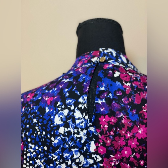 Nine West- Long sleeve floral blouse size L - Picture 9 of 10